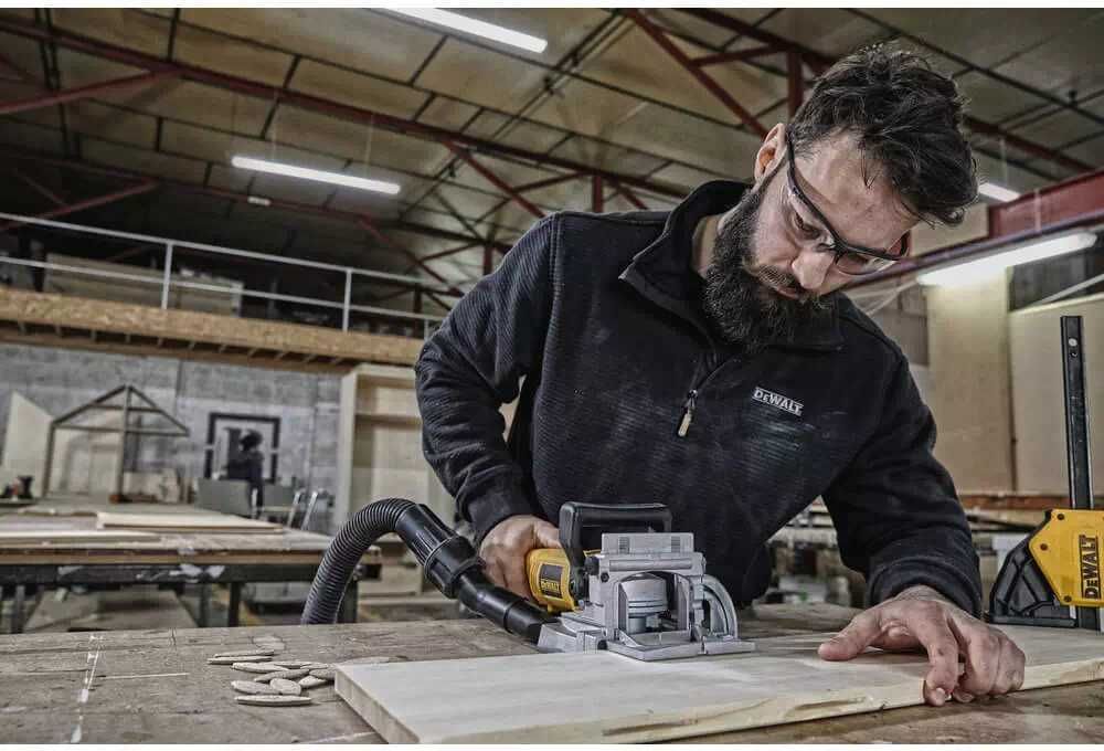 DeWALT DW682K Фрезер ламельний мережевий 220v\гарантiя