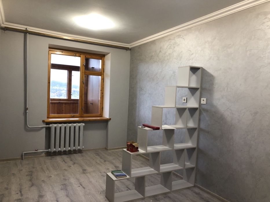 Здається 2 кімнатна квартира вул .Хотинська 49