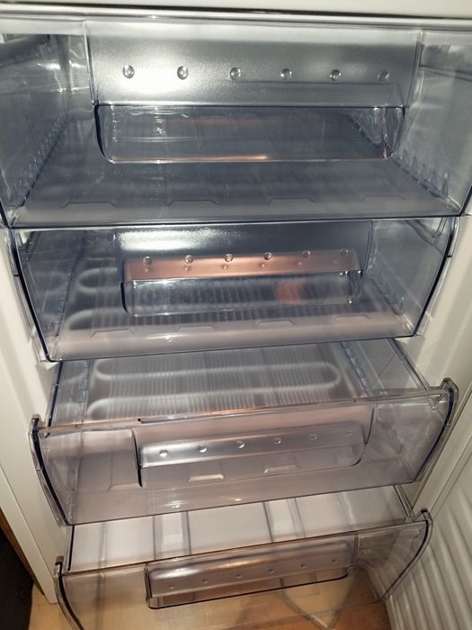 Arca Congeladora Vertical Kunft