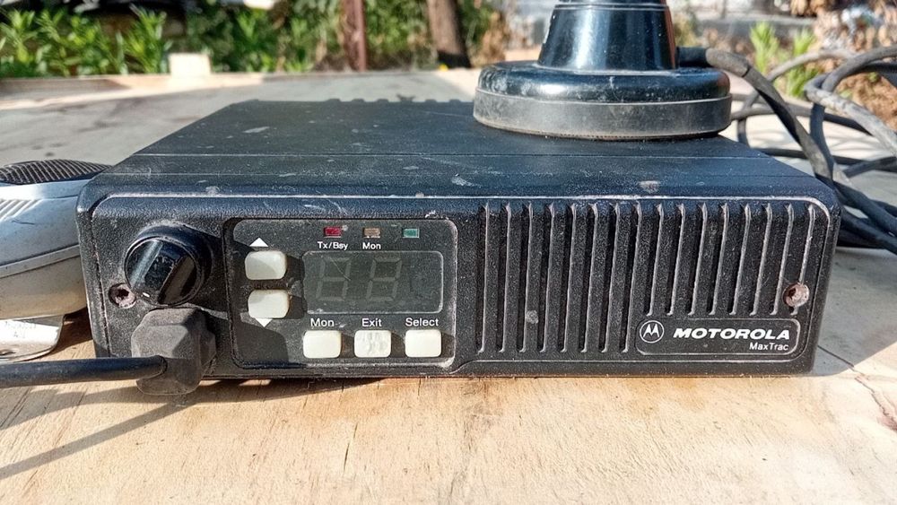 Автомобильная радиостанция Motorola max trac