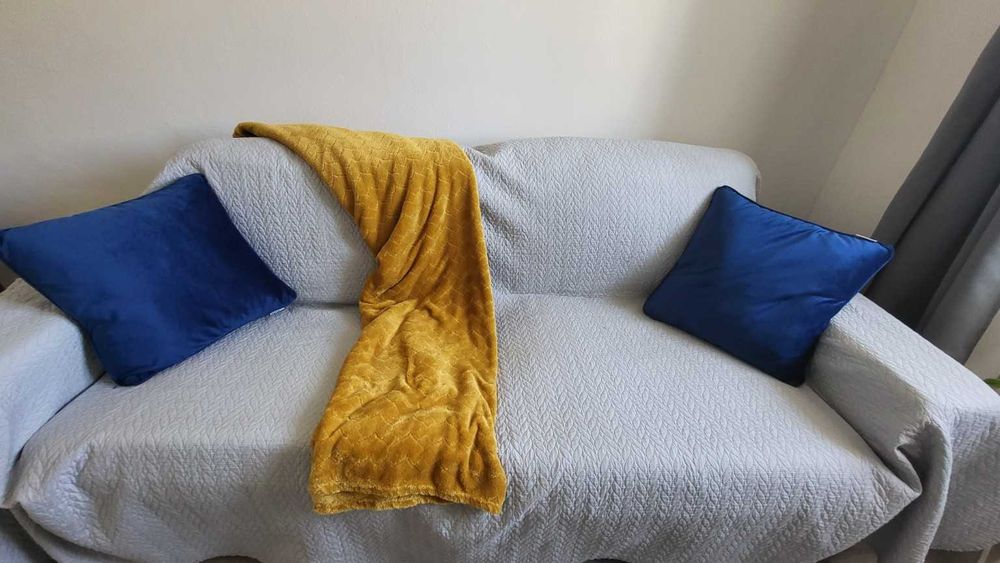 Sofá 3 Lugares Grande (200cm) – Confortável e Prático | Oportunidade