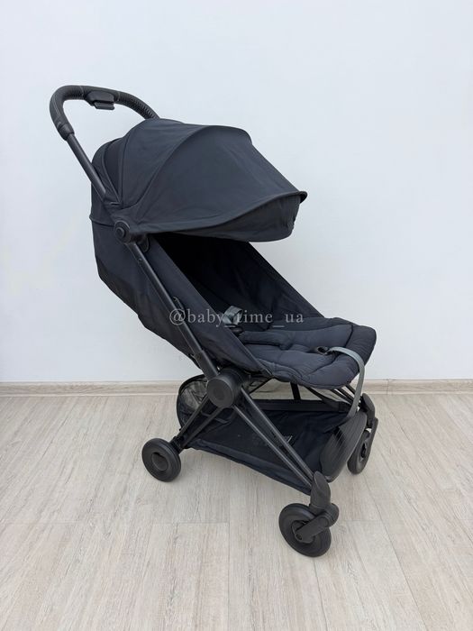 Cybex Coya Black прогулянкова коляска Сайбекс Коя