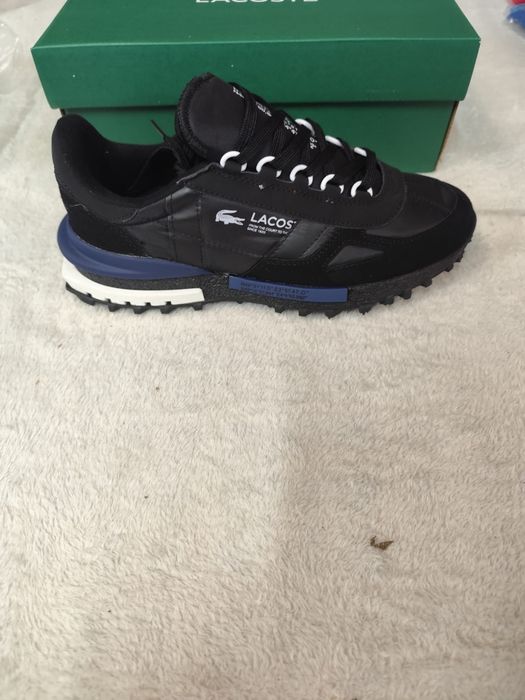 Sapatilhas lacoste disponíveis no tamanho 40 e 46