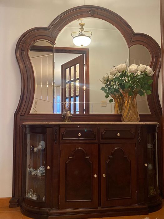 Móvel de entrada com espelho