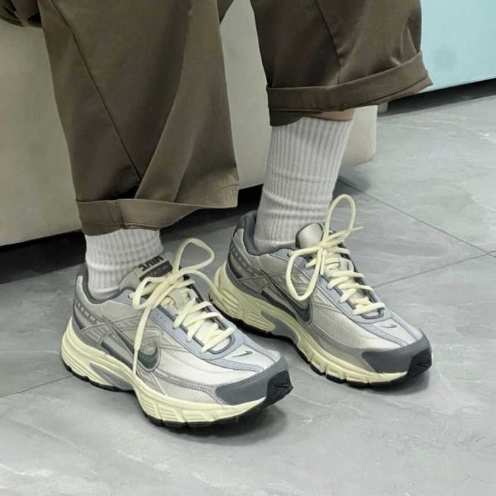 Оригінал! Кросівки Nike INITIATOR HQ1179-001