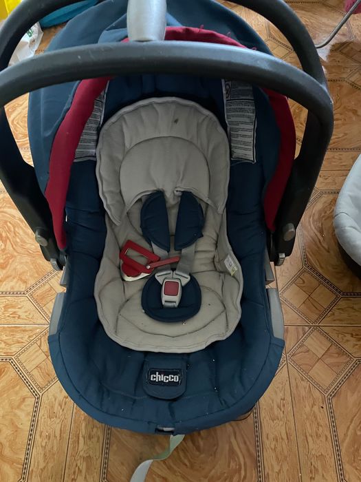 Ovo de bebé da chicco com base