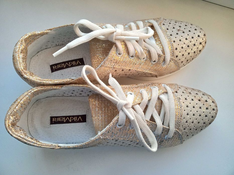 Кожаные мокасины, кроссовки, кеды