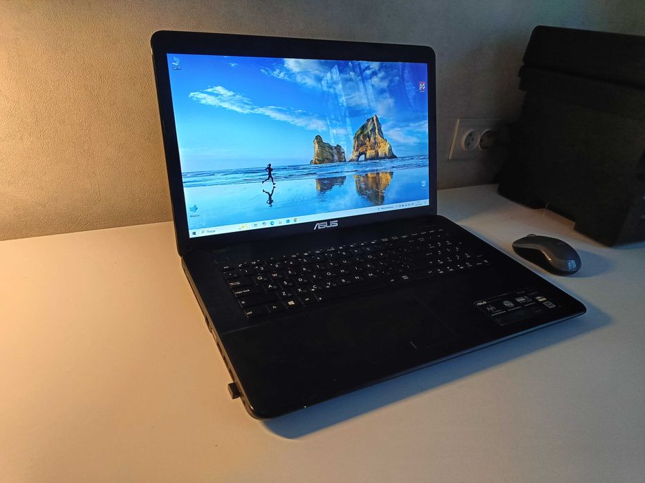 Ноутбук Asus для работы и учебы (17.3, 2.48 GHz,8 RAM, 256 SSD,500HDD)