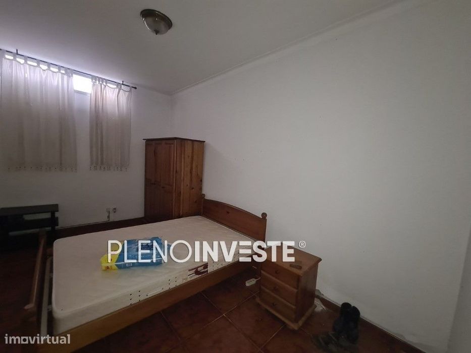 Apartamento T2 com Quintal no Laranjeiro