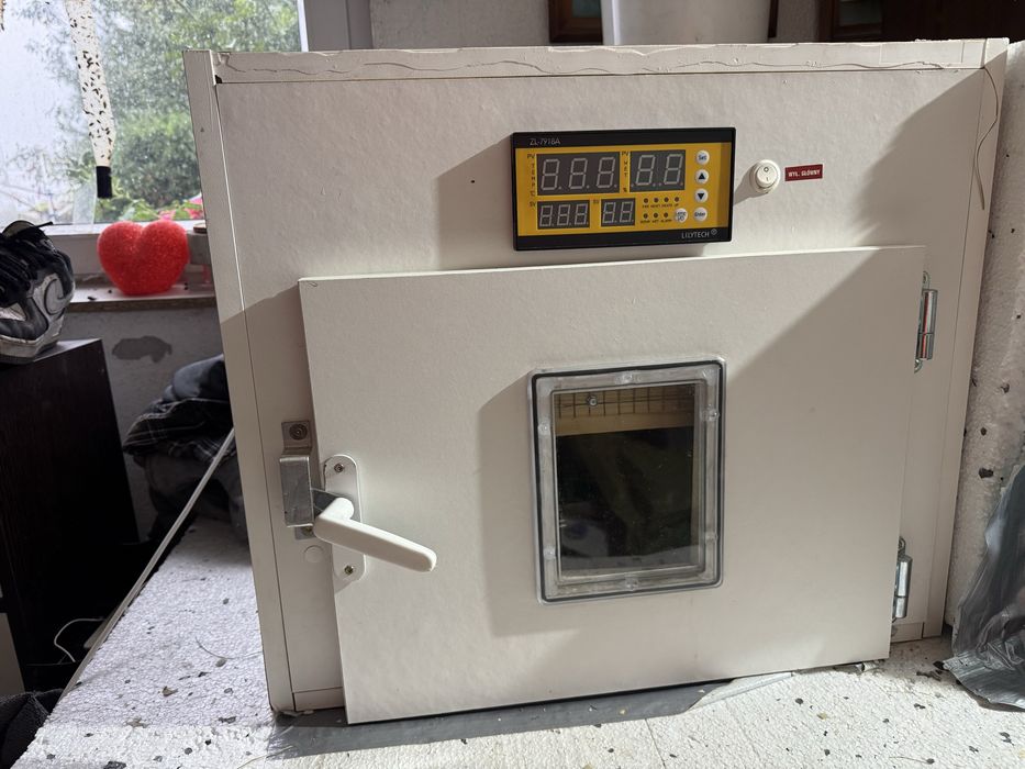 Inkubator 112 jaj automatyczny