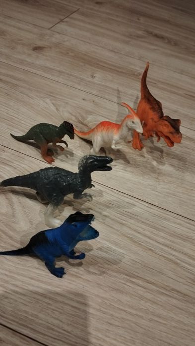 Dinozaury figurki