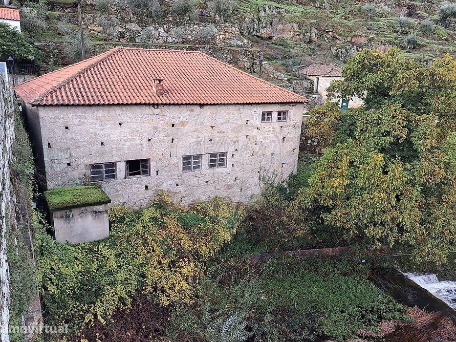Armazém  para venda — Granja do Tedo, Viseu