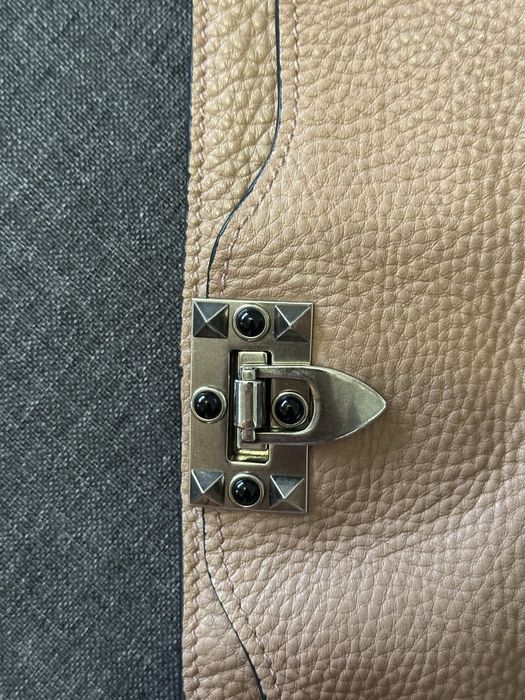Сумка Valentino Garavani Guitar Rockstud Rose/Tan