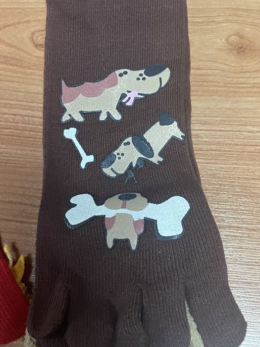 4 pares de meias com anti derrapante