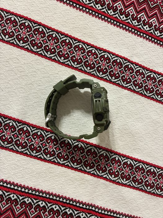 наручний чоловічий годинник, часи