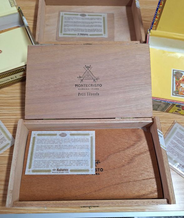 Lote de 4 Caixas de Charutos Vazias-Partagas e MonteCristo