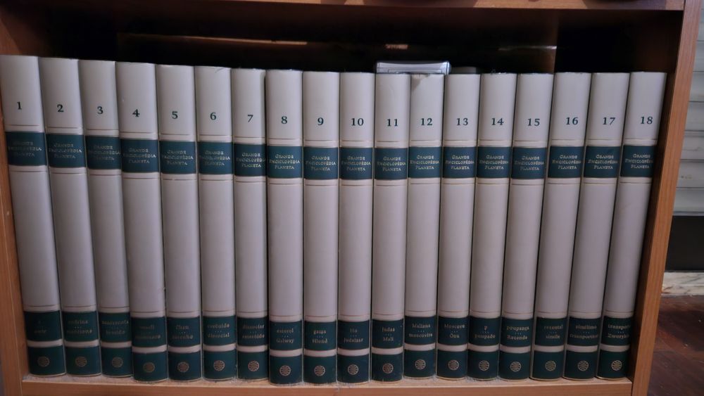 Grande Enciclopédia do Planeta (18 livros)