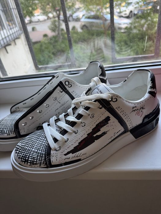 кросівки Balmain 43-44 нові