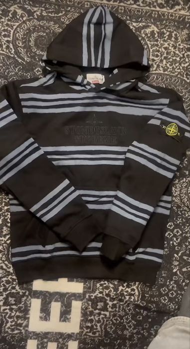 Продам кофту Stone island
