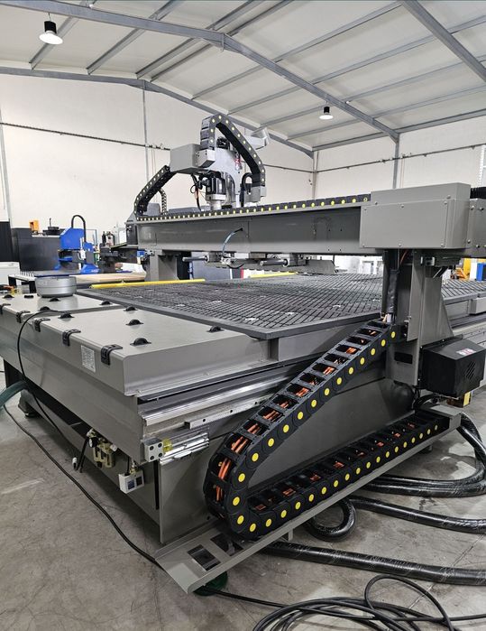 CNC Router 2x3m com Troca 18 Spindle 9kw
