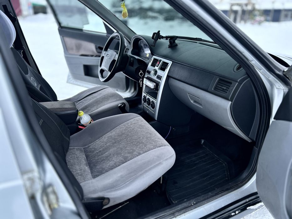 Продам приору 4-газ