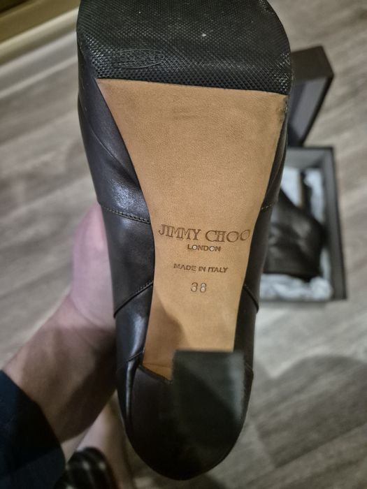 Продам женские ботильйоны Jimmy  Choo