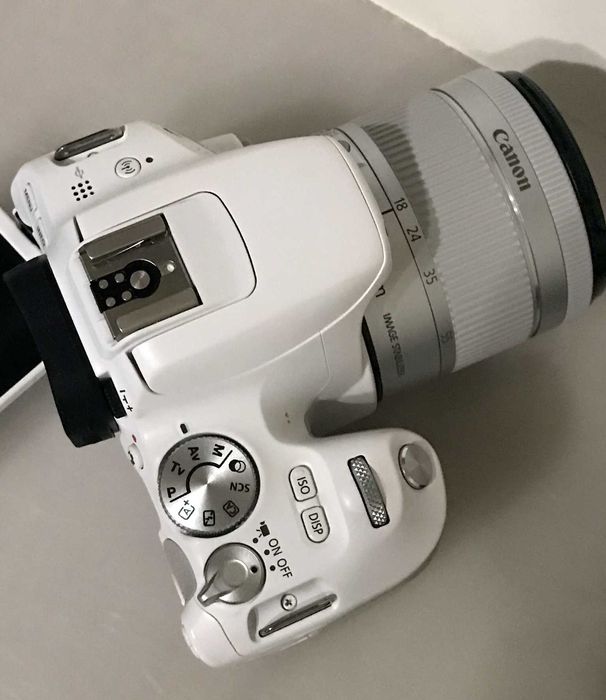 Canon EOS 200D Kit 18-55 IS STM White, Wi-Fi, Bluetooth, NFC, GPS