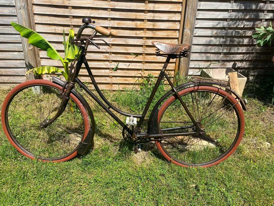 Bicicleta antiga de Sra