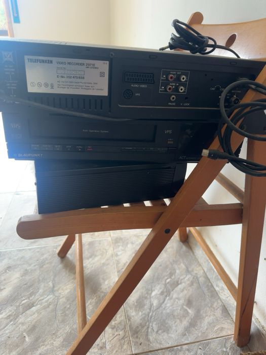 2 Vídeos VHS + 1 Leitor de CD Sony