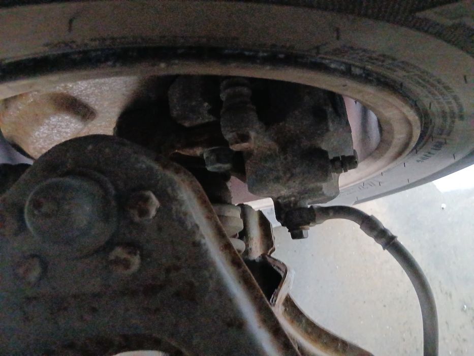 Pinça travão / maxila de travão frente direita NISSAN Terrano I (WD21)