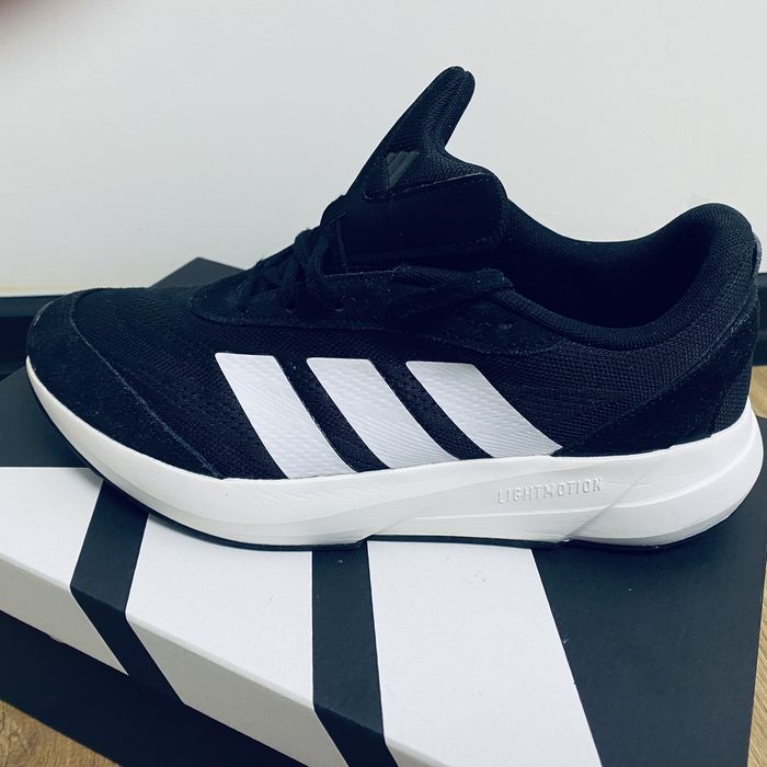 Продам кросівки Adidas та New Balance