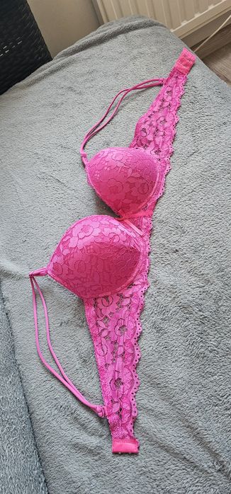 Nowy biustonosz w kolorze fuksji 80 C