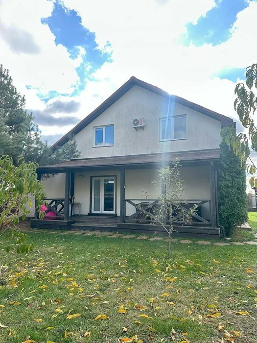 Продаж будинку в Іванковичах — 165 м², 8 соток, гараж