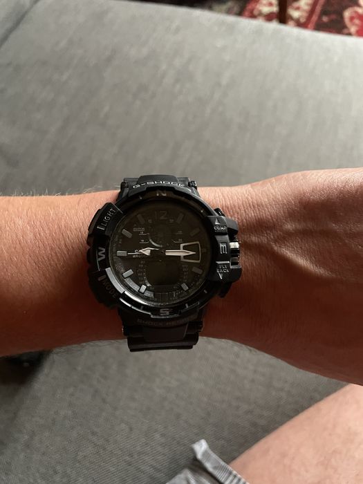 Продаються два годинника CASIO