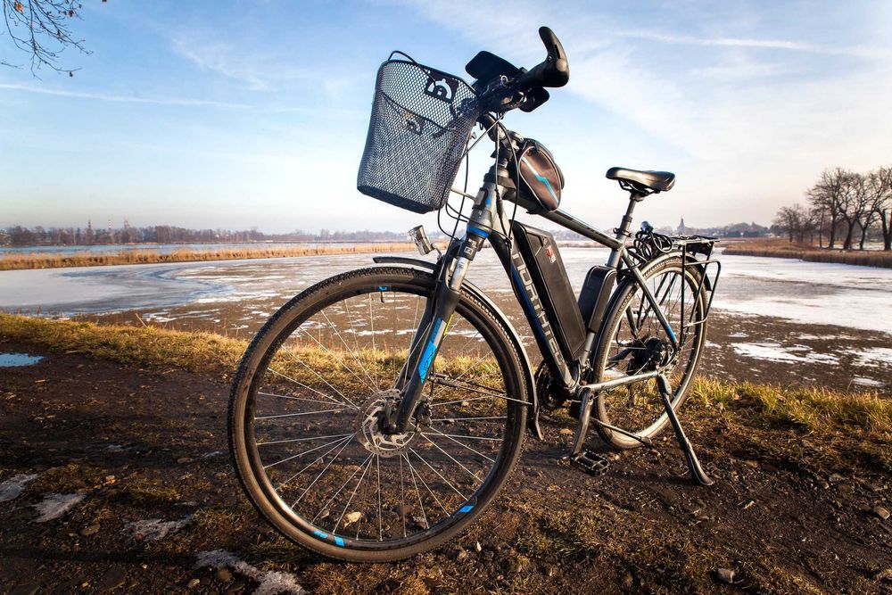 Rower elektryczny trekkingowy rama 22, moc 350W.