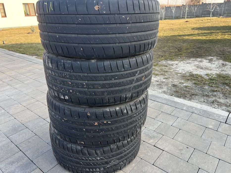 Авто шини 235/35/R19