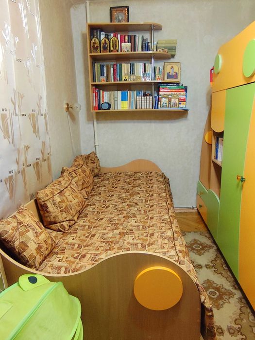 Комплект детской мебели и шведская стенка