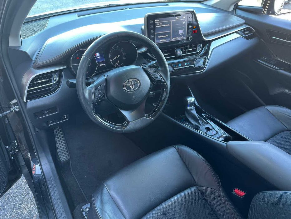 Toyota C-HR      2022