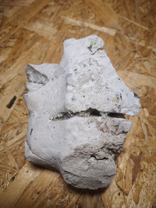 Kamień do akwarium lub terrarium