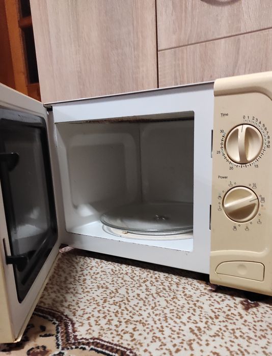 Мікрохвильова піч ОРО