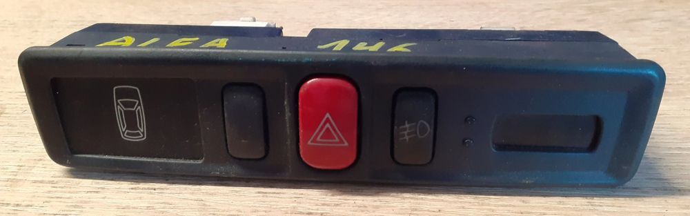 panel przełączników przycisków konsoli środkowej alfa romeo 146