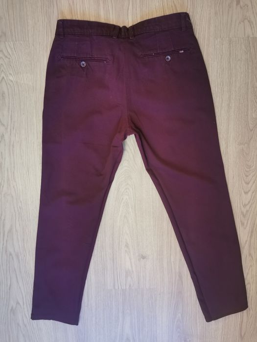 Eleganckie wyjściowe spodnie męskie bordowe