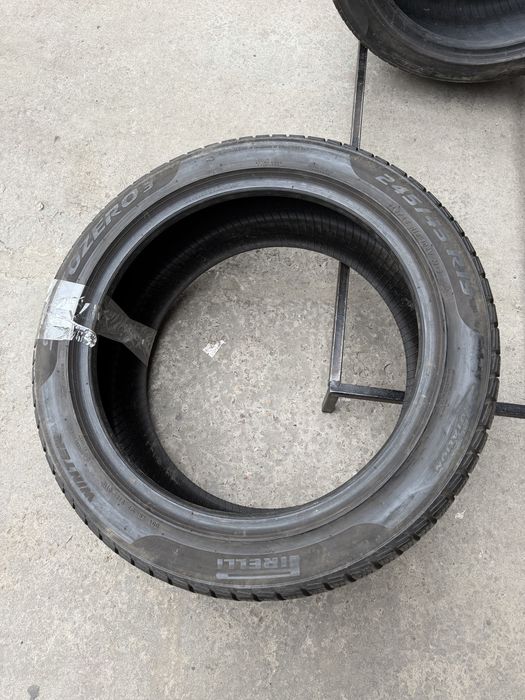 Шини зимові R19 245 45 Pirelli Склад Осокорки RLX