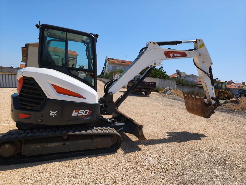 Máquina Giratória Bobcat