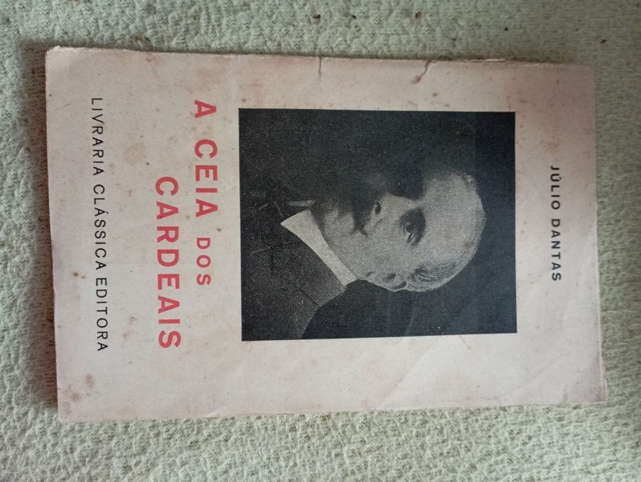 Livro em estado razoável