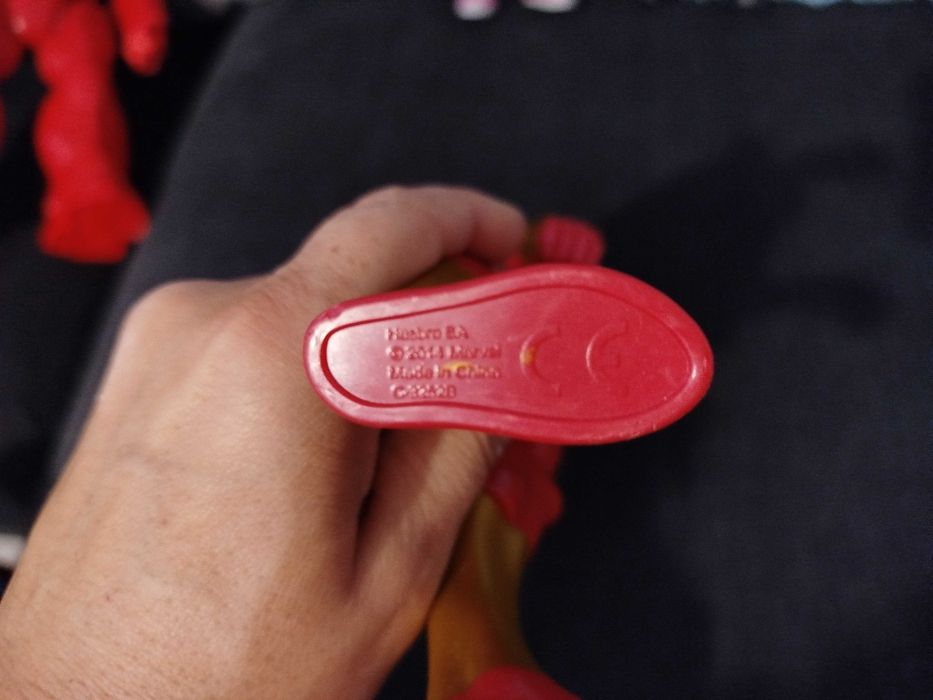 Bonecos em segunda mão da Marvel