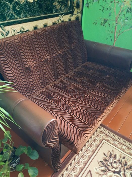 Диван розкладний.