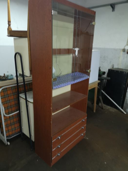 Móvel estante e móvel louceiro