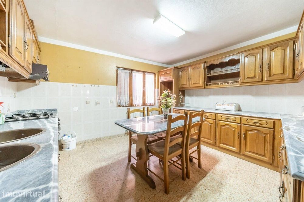 Moradia Geminada T5 / Fundão, Silvares