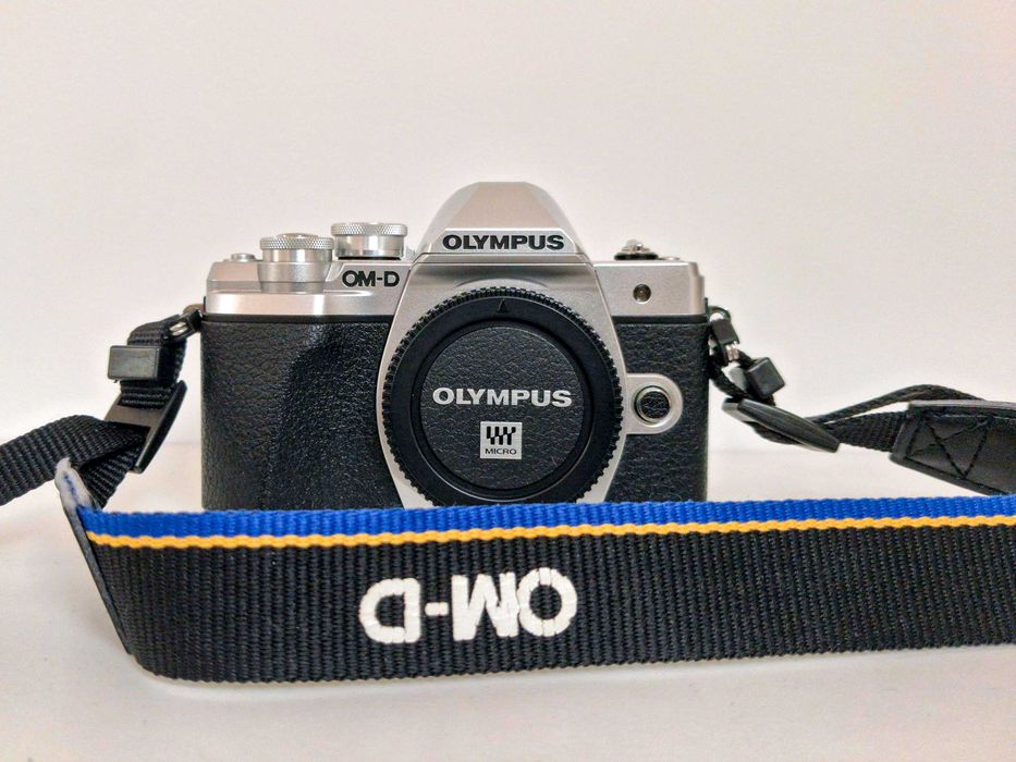 OLYMPUS OM-D E-M10 Mark III - Silver + 14-42mm + 40-150mm | Pack Completo